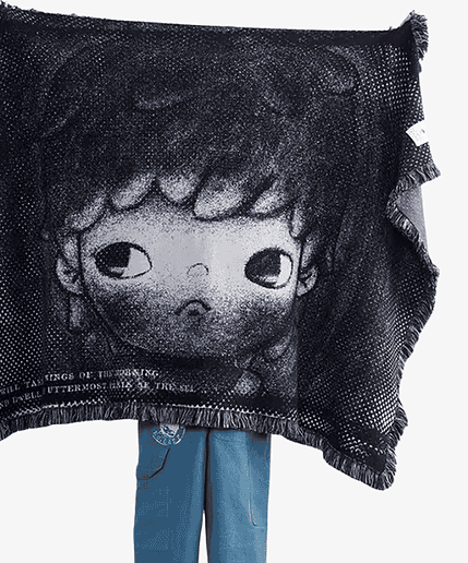 Hirono Blues Throw Blanket