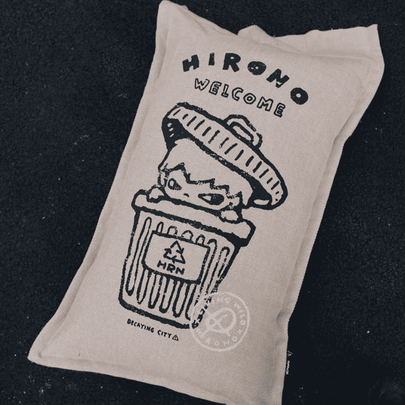 Hirono Living Wild Body Pillow1